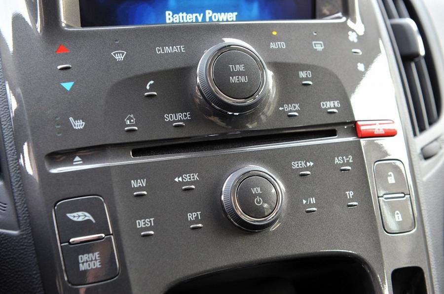  Chevrolet Volt 2013 года  (фото 35 из 82)